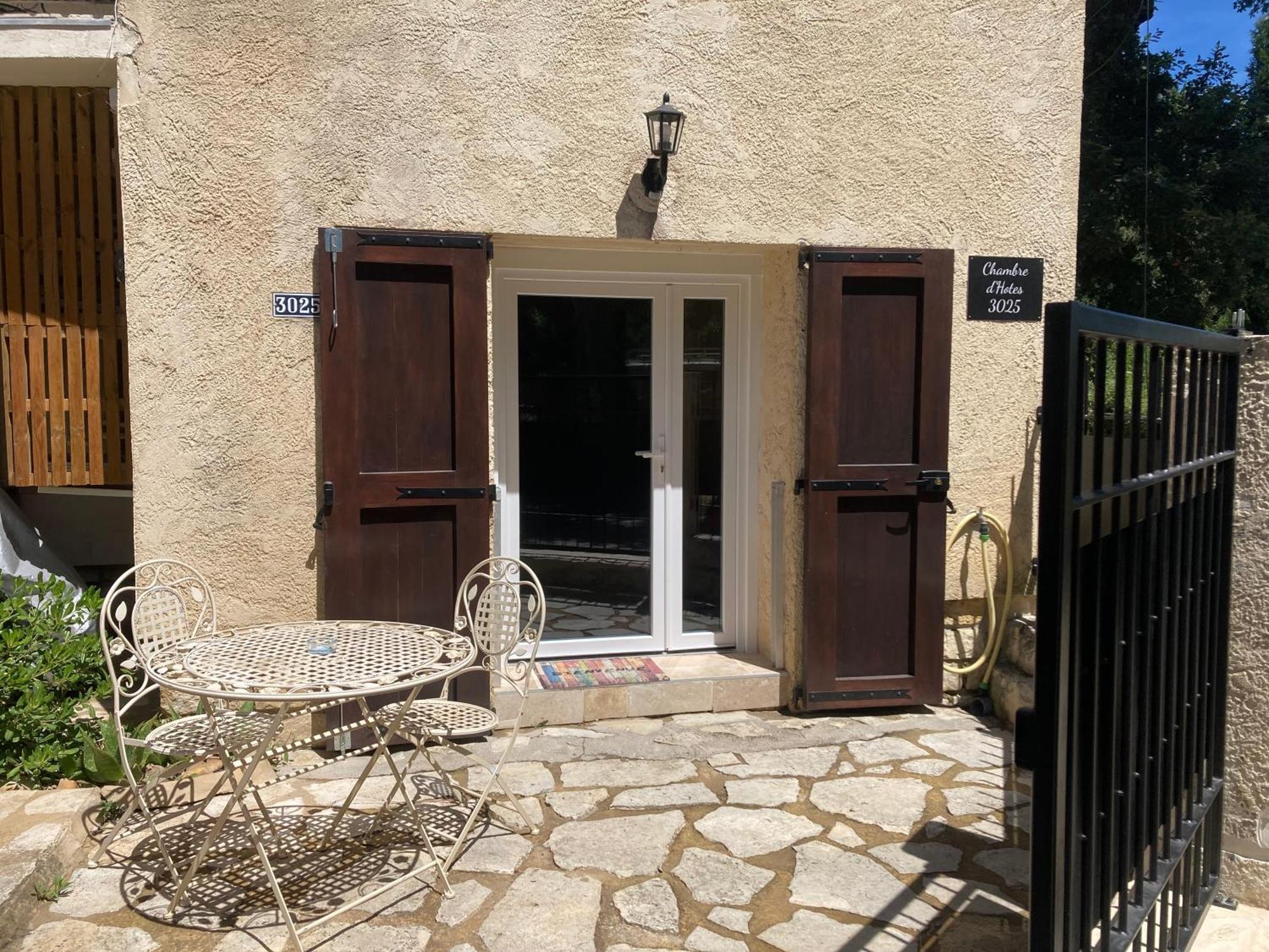 Le Studio D Aurelie Avec Spa Ete En Pleine Campagne Et Proche De Toute Commodite Roquemaure  Exterior foto